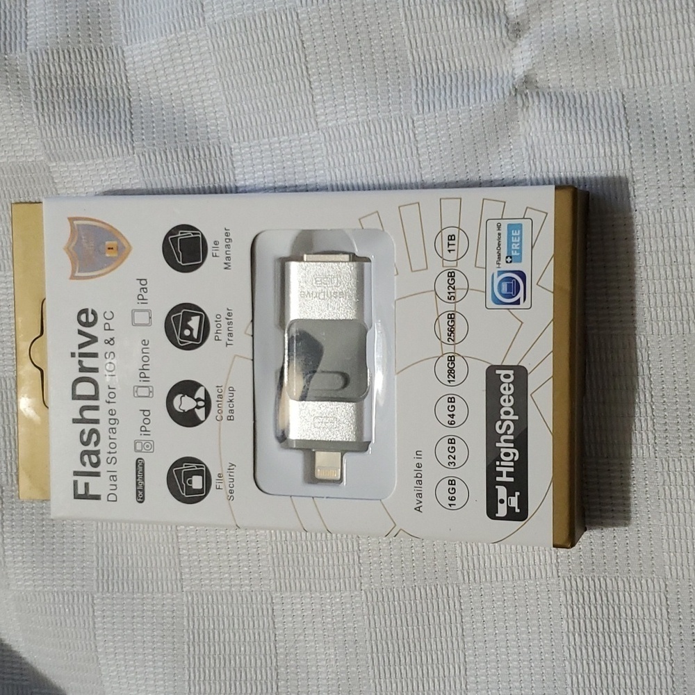 NIB! 64gb USB Flash Drive 3.0 Dual Storage for iOS & PC